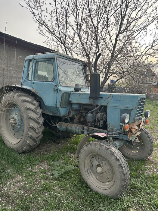 Трактор мтз-80 в хорошем состояний!