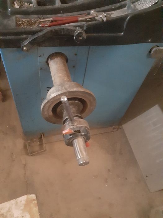 Продаётся  балансировочный  аппарат