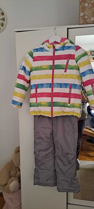 Vând geacă de schii copii și pantalon de schii