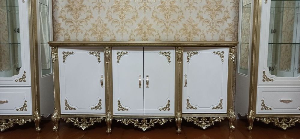 Penal komod mehmonhona uchun moʻljallangan.