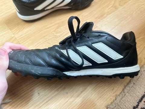 Ghete fotbal teren sintetic adidas gloro marimea 44 folosite de 4 ori