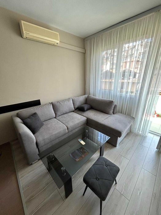 Дава се под наем Двустаен апартамент в Благоевград, Идеален център - 55 кв.м за 306 € - Снимка #1