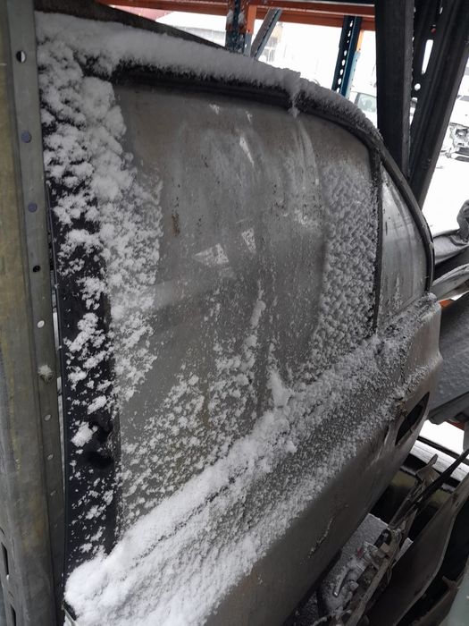 Vând geam portiera stanga spate, hyundai accent (LC) 2