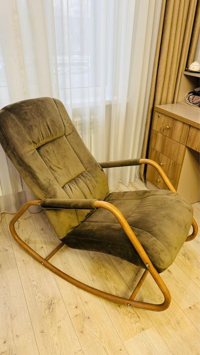 Продам кресло-качалку. Кресло-качалка