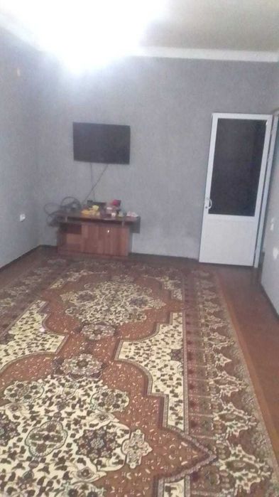 1 xonali uy sotiladi