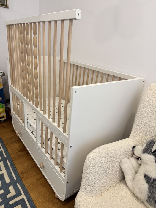 Pat Ikea MYLLRA alb si saltea SKONAST