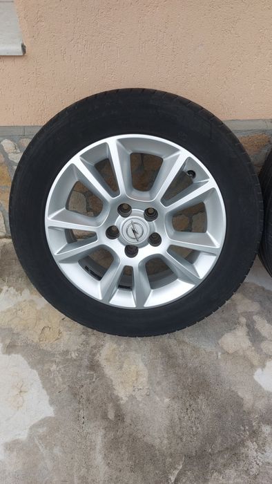 Летни Гуми за Opel