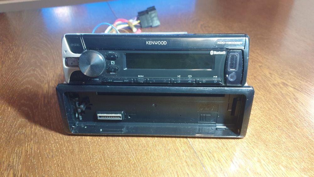 Авто радио плеър музика за кола Кенуулд Kenwood CD MP-3 USB AUX Bluetooth Блутут Цветове