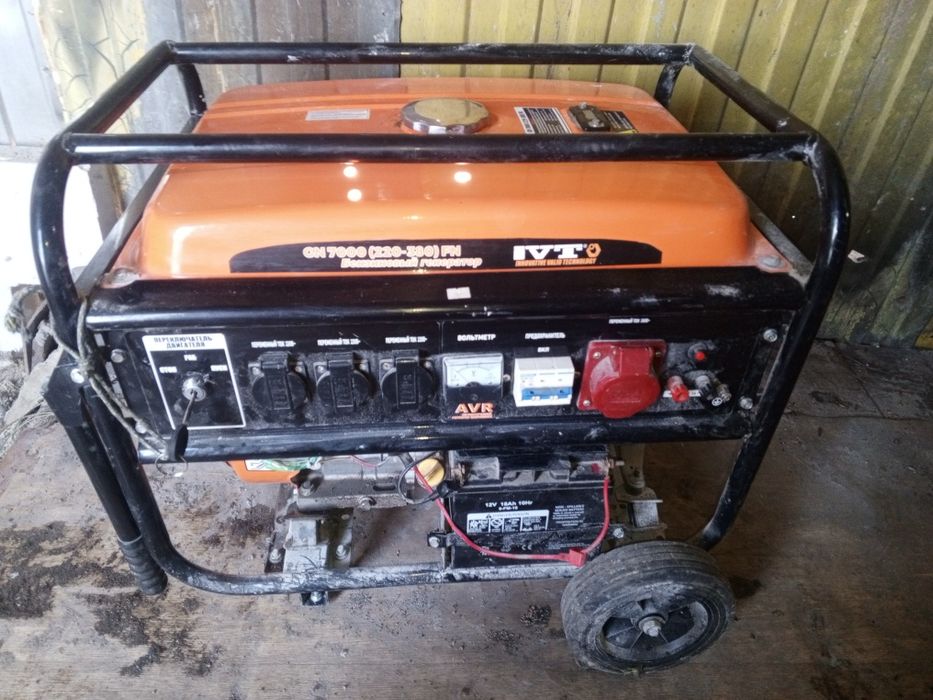 Бензиновый генератор