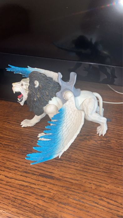 Лев с крыльями 5000 тг