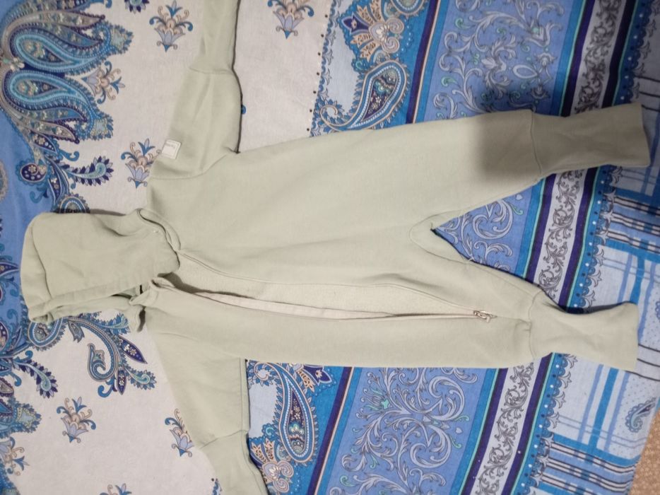 Продам детские тёплые вещи