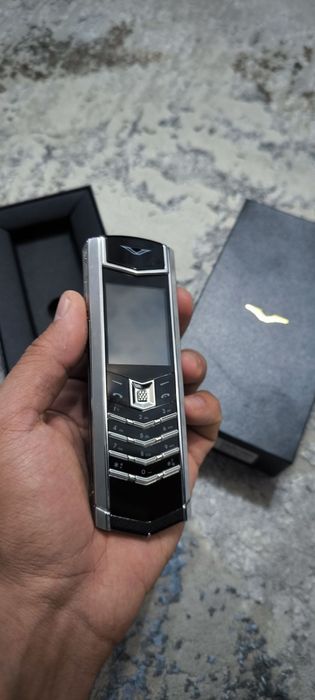 Vertu Telefon sotiladi