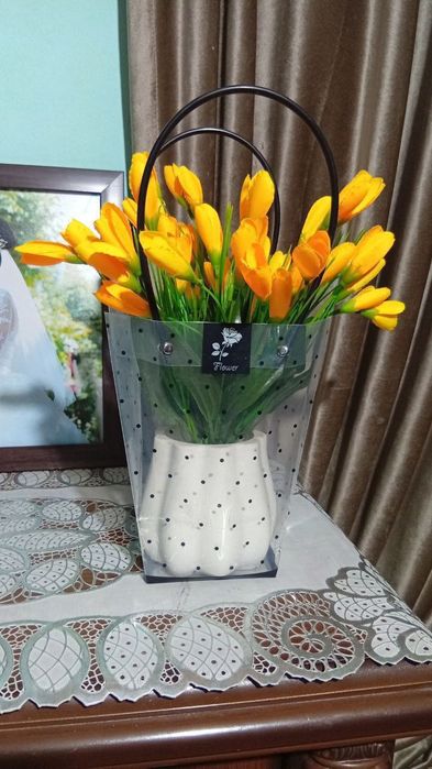 Sovga uchun suniy gullar