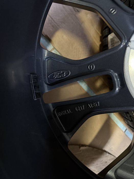 Jante aliaj NOI R18 FORD Kuga anvelope iarna 225/60/18 Continental NOI