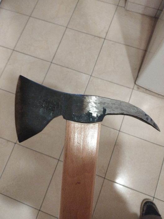 Piolet ( baltag ) drumetie fin otel