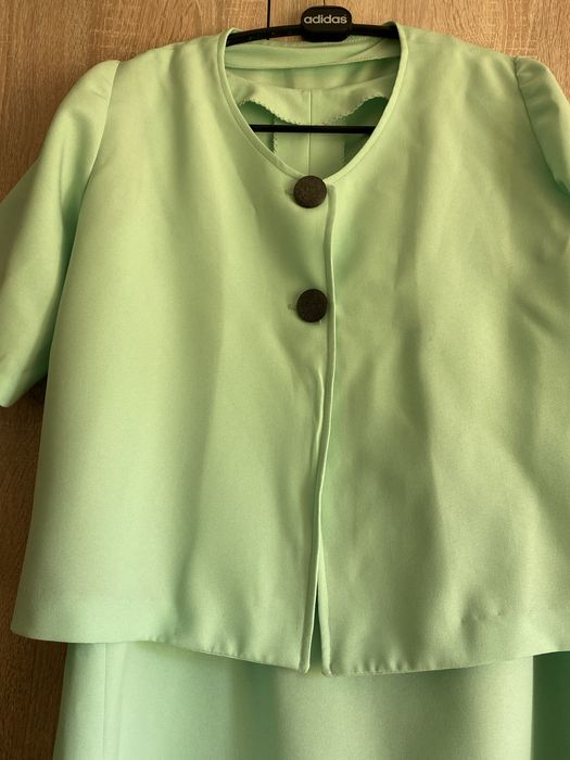 Compleu rochita si bluza din matase.