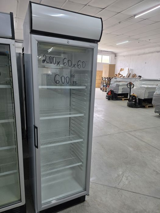 Хладилна витрина 200х60х60