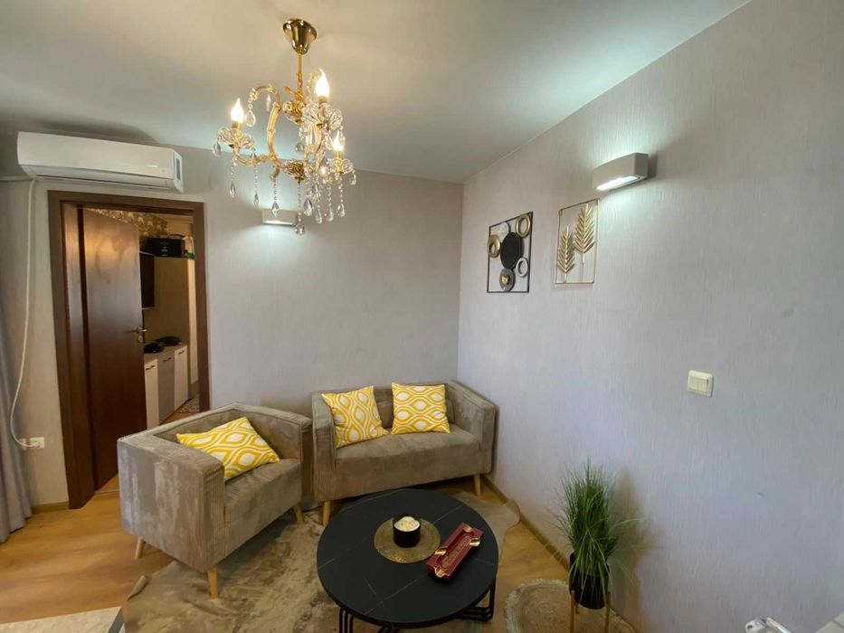 Обзаведен двустаен апартамент в комплекс Роял Парк, Банско