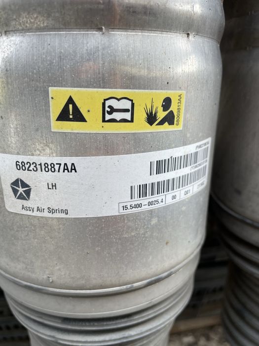 Амортисьор преден ляв,десен GRAND CHEROKEE WK2 11-16