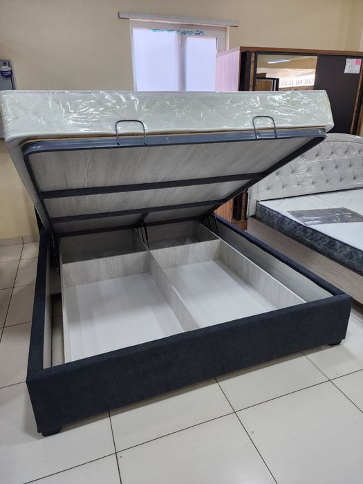 Кровать двухспальная с механизмом НА СКИДКЕ!