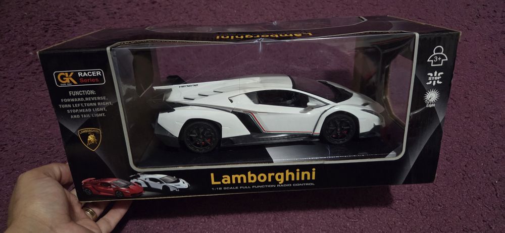 Masina cu telecomanda