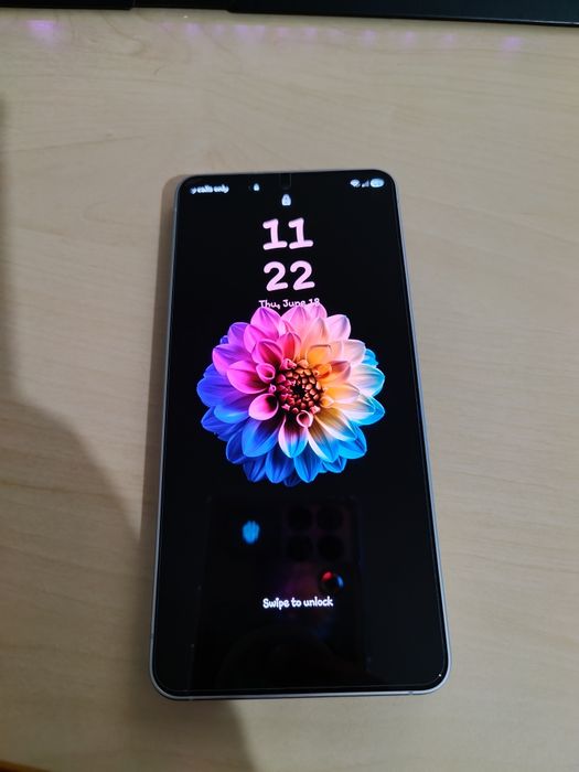 Samsung Galaxy S26 (SM-S942B/DS) 12GB / 256GB White – Неразличим от нов + 2г. Гаранция и много калъфчета!