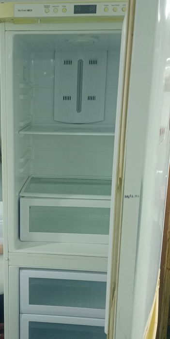 Холодильник Samsung