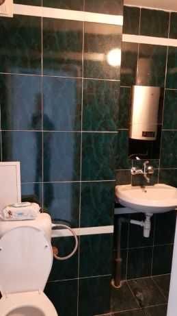 Дава се под наем Двустаен апартамент в Бургас, Център - 130 кв.м за 153 € - Снимка #2