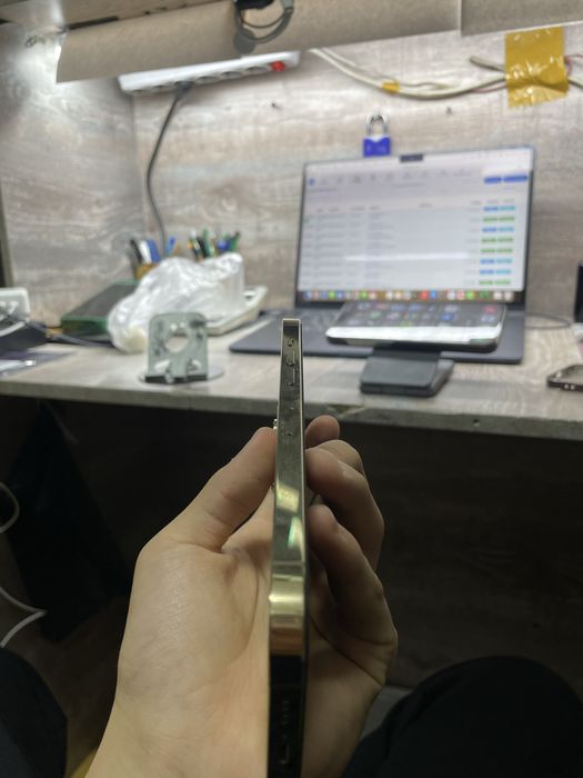 Продам Айфон 12 Про мах срочно!