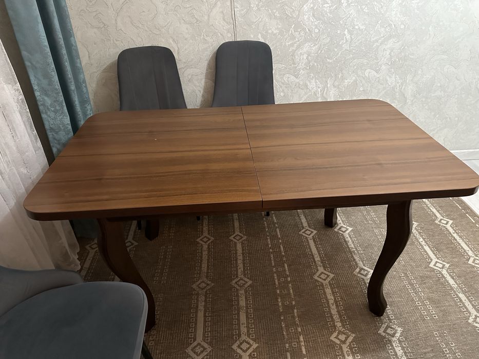 Продам стол деревянный