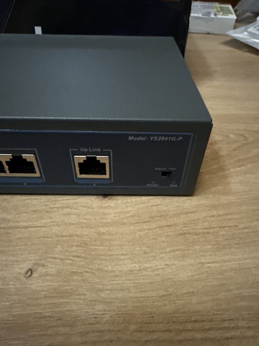 YuanLey YS2041G-P Switch PoE+ Gigabit 5 Porturi 4x PoE 78W 802.3af/at VLAN Ethernet LAN CCTV NVR Camere IP AP Resigilat Open Box