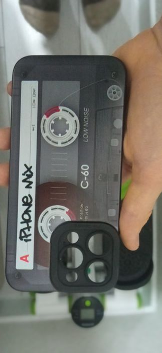 Продам чехол на айфон 12-13