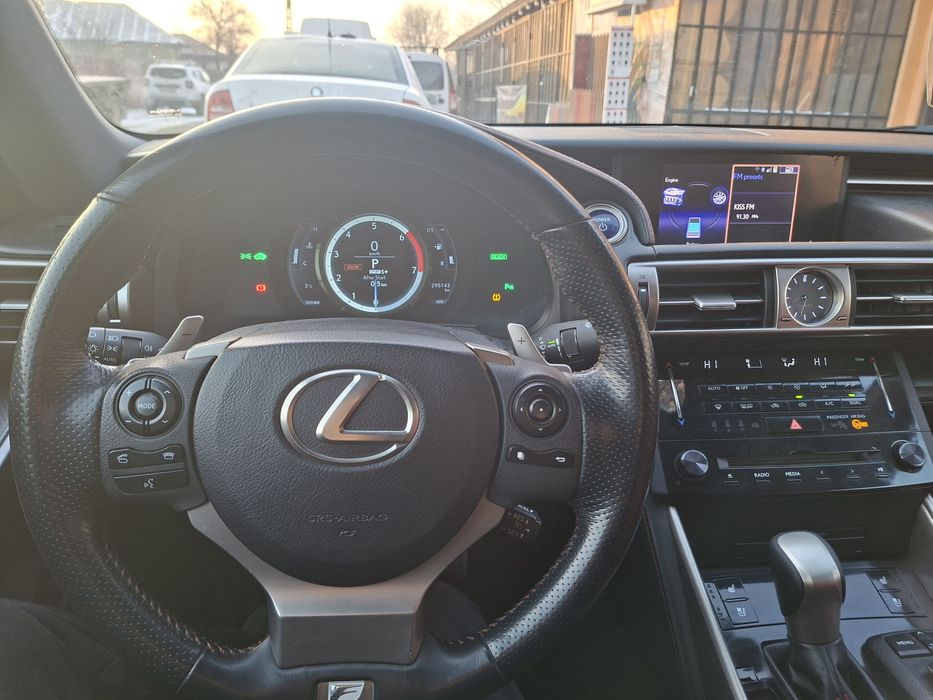 Lexus is300h Fsport din 2013 2.5 hybrid 242 cp