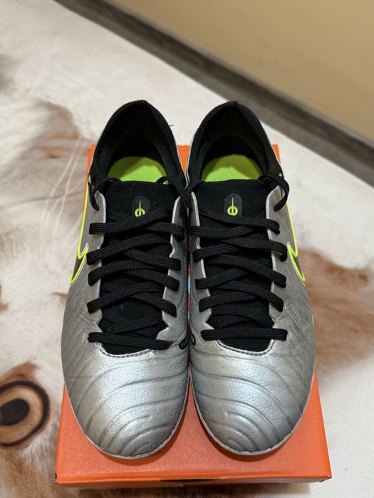 Футболни обувки Nike Tiempo LEGEND 10 PRO TF