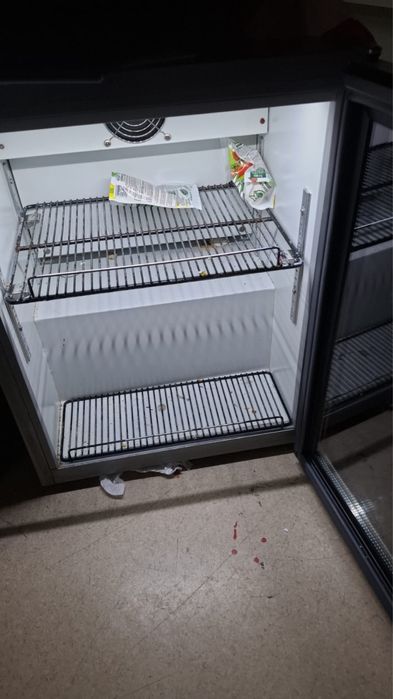 Холодильник-витрина