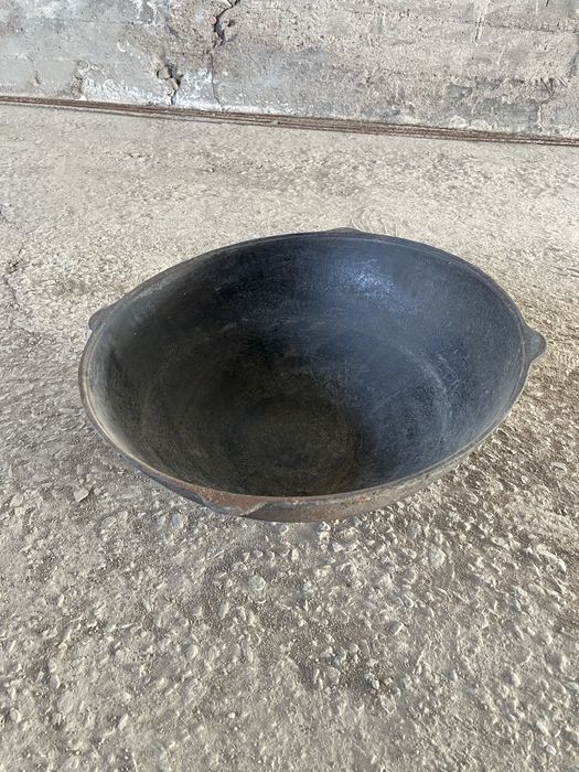 Продам казан чугунный