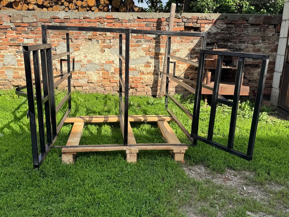 Vând boxe de muls oi