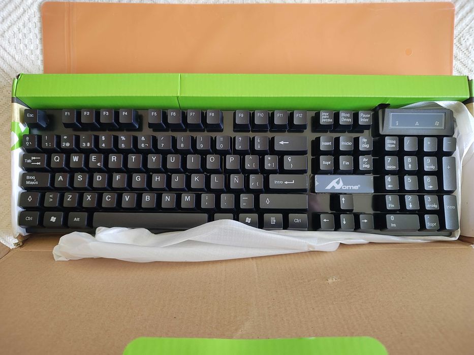 Tastatura USB  PC - noua