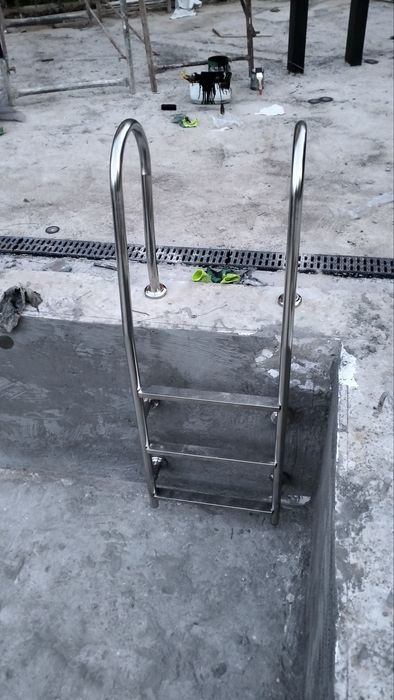 Лестница для бассейна на заказ