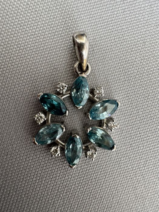 Pandantiv aur diamante acvamarin