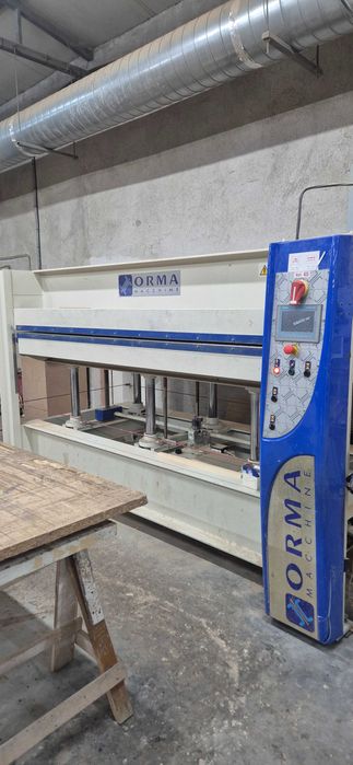 Топла преса ,, ORMA" за фурнир и врати