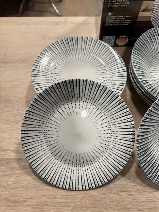 Комплект чинии 24 части с геометричен дизайн – Елегантност
