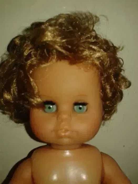 Papusa cu numar de serie- inseriata pentru colectionari