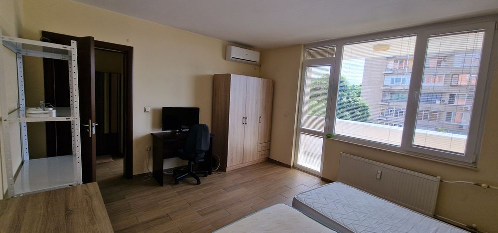 Дава се под наем Едностаен апартамент в Плевен, Сторгозия - 50 кв.м за 331.5 € - Снимка #2