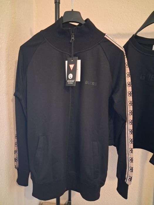 Дамски екип на  GUESS