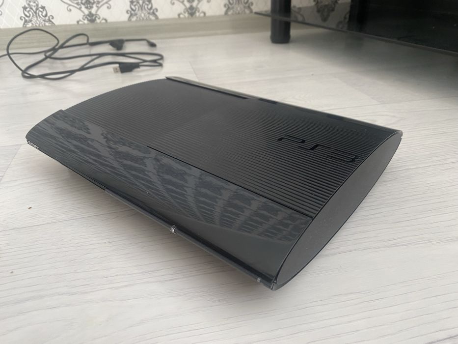 Продам PS3 в хорошом состояние