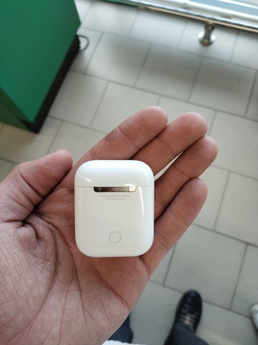 Оригинал airpods 1