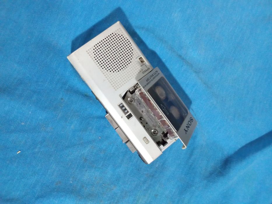 Продается диктофон  SONY б.у.