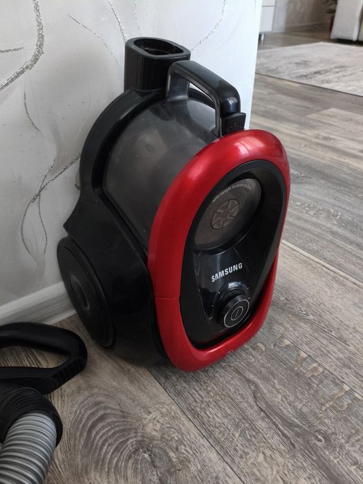 Продам пылесос с регулятором мощности