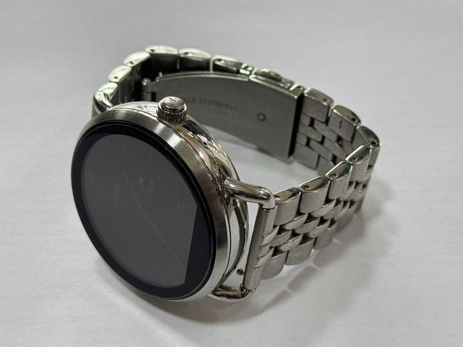 Смарт часовник Fossil Q Wander